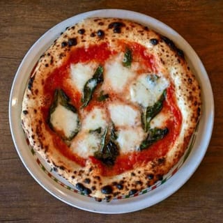 Bufala Margherita (Buffalo Mozzarella Margherita)