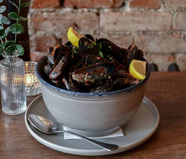 Zuppa di Cozze (Braised Mussels).